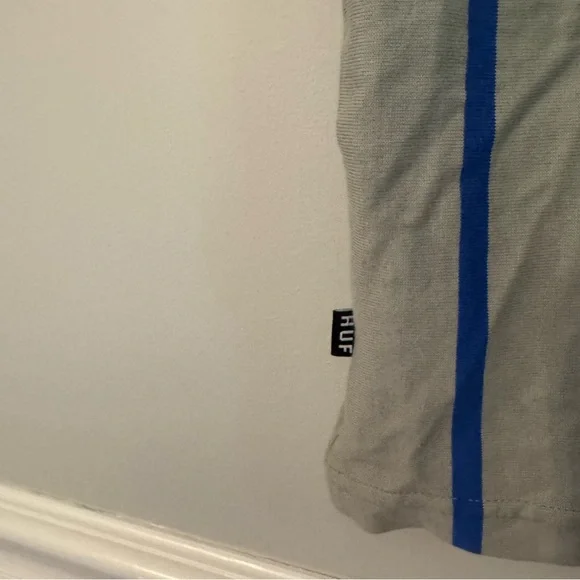 HUF‎ Black and Blue Striped Tee (A2-6) - Picture 4 of 4